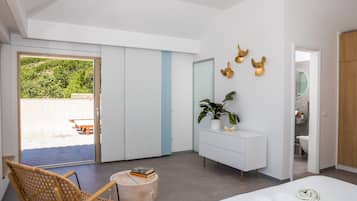 Villa (Four-Bedroom Villa, Swimming Pool) | 6 bedrooms, iron/ironing board, free WiFi, bed sheets