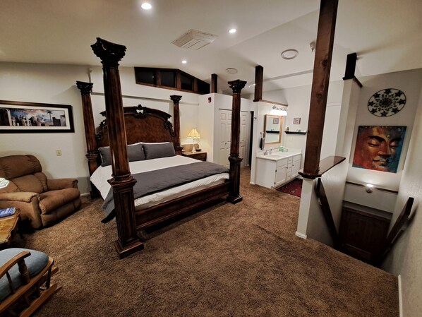 6 bedrooms, iron/ironing board, free WiFi, bed sheets