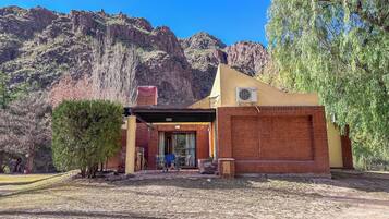 Deluxe Cabin | Terrace/patio