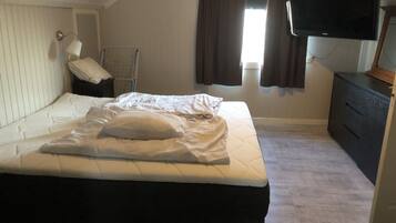 City House | 1 bedroom, laptop workspace, soundproofing, iron/ironing board