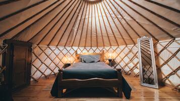 Tent (Acacia) | Individually furnished, free WiFi, bed sheets