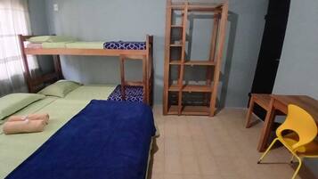 JASMIM | Iron/ironing board, free WiFi, bed sheets