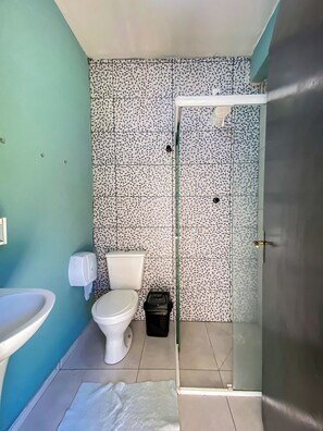 Girassol | 浴室 | 淋浴設備、毛巾