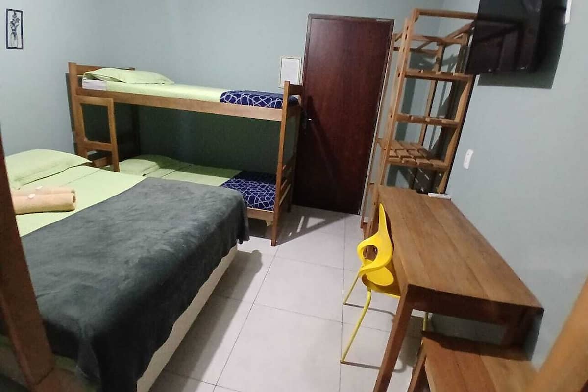 Orquidea | Iron/ironing board, free WiFi, bed sheets