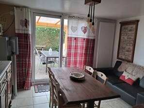 TV, DVD player, books