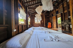 Deluxe Shared Dormitory | Free WiFi, bed sheets - Homestay Baan Auy Chiang Mai (Mae Taeng)