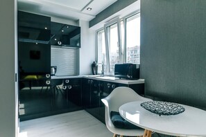 Dining - Номер-студио Vip с гидромассажной ванной и камином (Lviv)