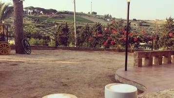 ํ
๋ผ์ค/ํํฐ์ค