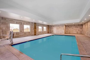 Una piscina cubierta