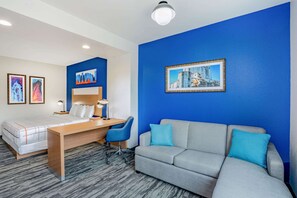 Superior Room, 1 King Bed, Non Smoking | Desk, laptop workspace, blackout drapes, iron/ironing board - La Quinta Inn & Suites by Wyndham Katy (Katy)