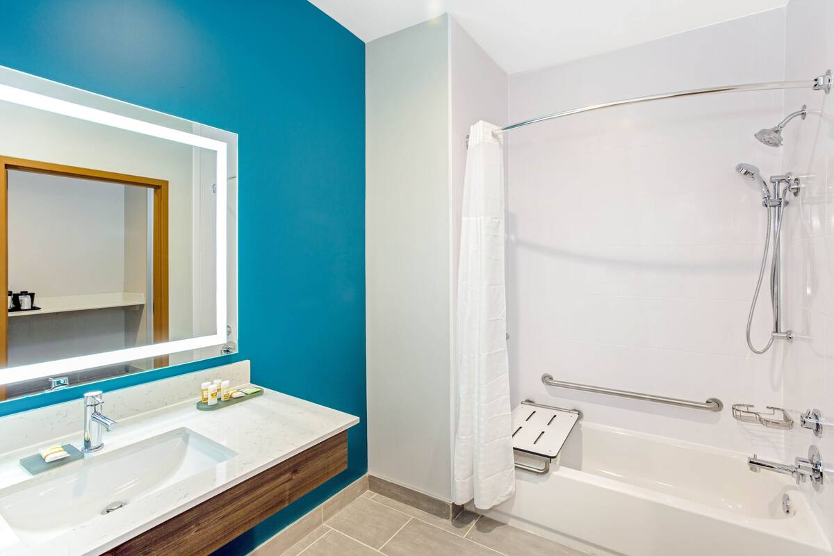 Hair dryer, towels