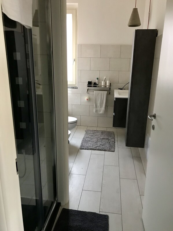 Hair dryer, towels