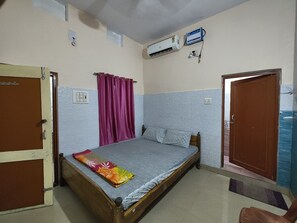 View from room - Goroomgo Star Lodge Puri (Puri)