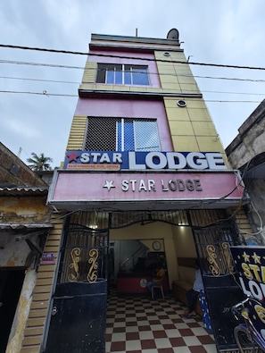 Front of property - Goroomgo Star Lodge Puri (Puri)