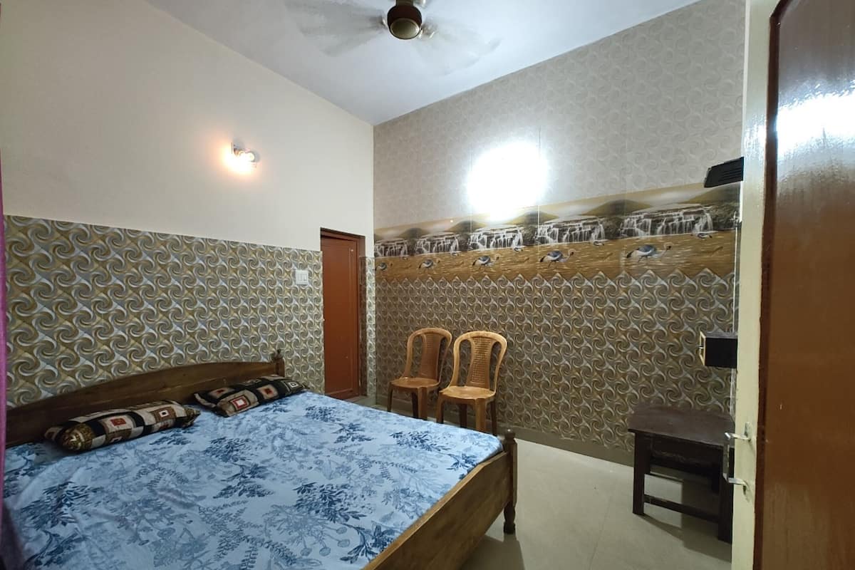 Deluxe Double Room | Egyptian cotton sheets, premium bedding, down comforters
