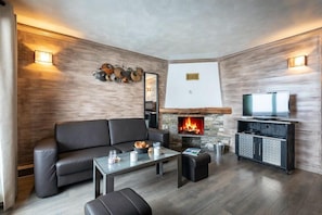 Téléviseur, foyer