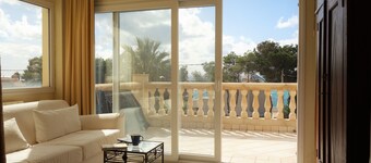 DHH with fantastic sea views, roof terrace, private pool, DSL, WiFi, air conditioning
