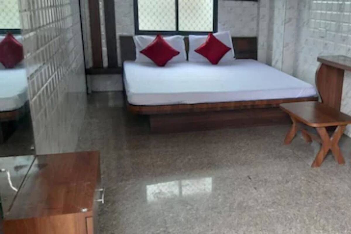 Egyptian cotton sheets, premium bedding, down duvets, memory-foam beds