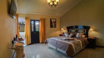 BĂŒgeleisen/BĂŒgelbrett, kostenloses WLAN, BettwĂ€sche