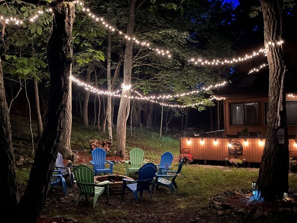 Property grounds - 4 Season Fun Filled Mountain Retreat in Saw Creek Estates with Tons of Amenities (Bushkill)