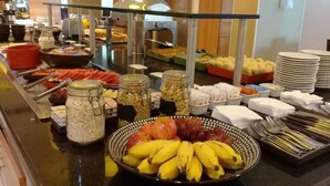 Buffet déjeuner gratuit tous les jours