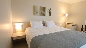 Standard Casal | Frigobar, cofres nos quartos, Wi-Fi de cortesia, roupa de cama