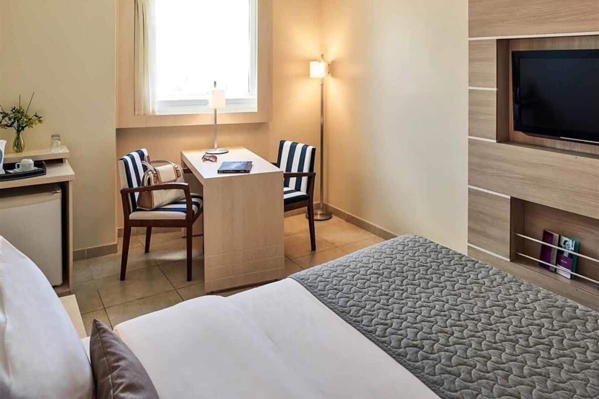 Minibar, coffres-forts dans les chambres, Wi-Fi gratuit, draps fournis