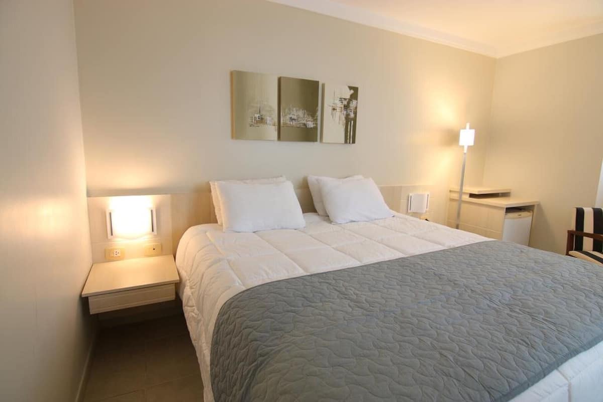 Minibar, coffres-forts dans les chambres, Wi-Fi gratuit, draps fournis