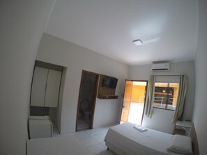 Minibar, desk, free WiFi, bed sheets - Hotel 2 Irmaos (Campo Grande)