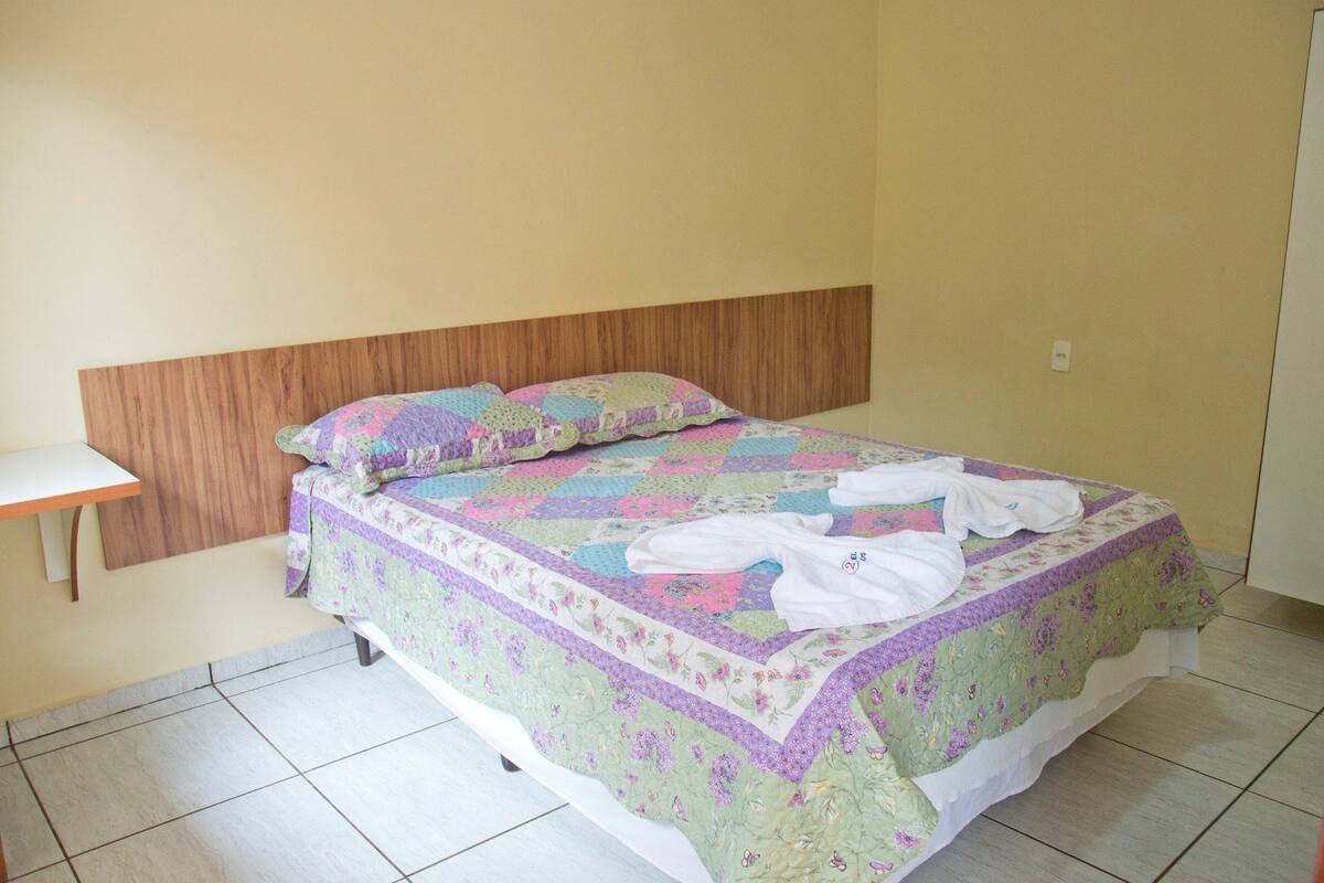 Double Room | Minibar, desk, WiFi (free), bed sheets