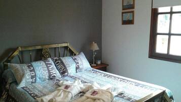 Egyptian cotton sheets, premium bedding, memory-foam beds, free WiFi