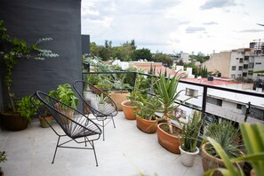 Deluxe studio suite, 2 tweepersoonsbedden | Uitzicht vanuit de kamer