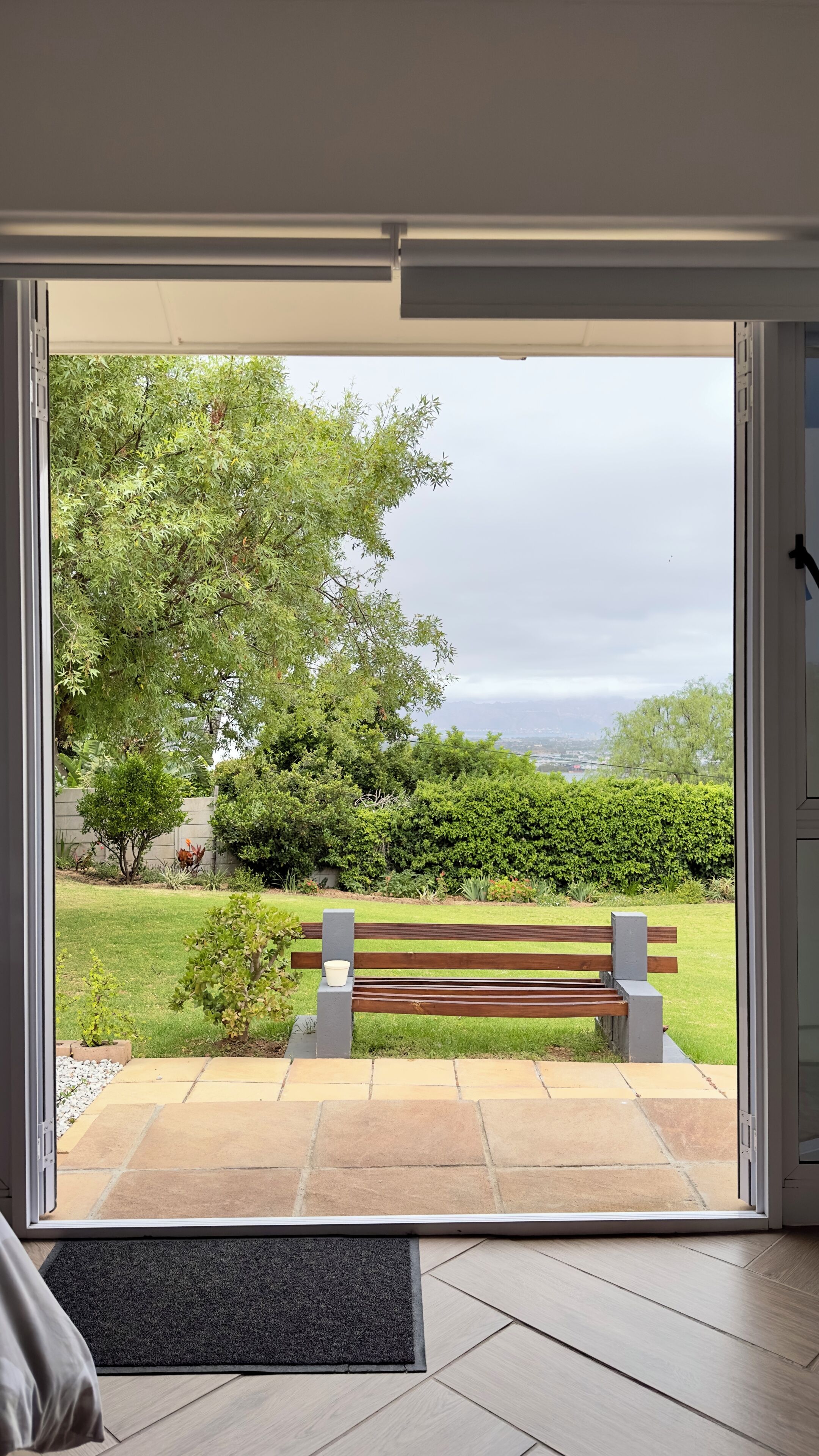 Økonomi-dobbeltrom | Hageutsikt