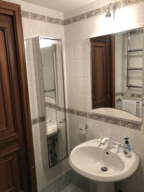 مجففات شعر، مناشف