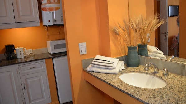 Leilighet, 1 soverom | Vask på badet