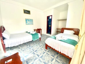 Room - Hostal Insular (Puerto Villamil)