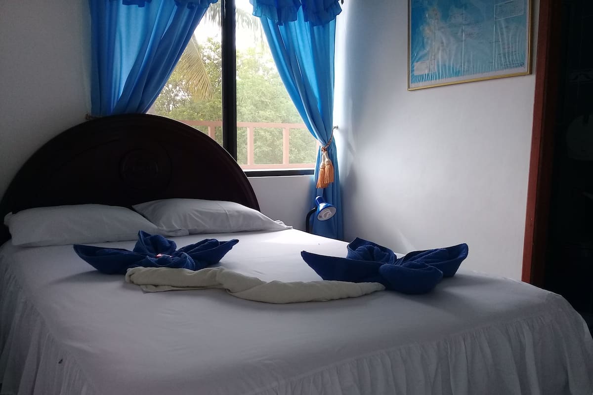 Kamar Single Basic | Wi-Fi gratis dan seprai linen