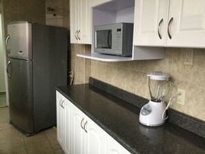 Leilighet – basic | Eget kjøkken | Kjøleskap, mikrobølgeovn, oppvaskmaskin og kaffetrakter/tekoker