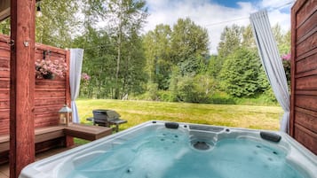 Bain à remous extérieur