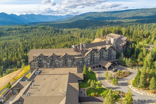 Exterior - 5-STAR Cozy Studio Getaway with Spa, Ski, Golf, Trails, & More! (Cle Elum)