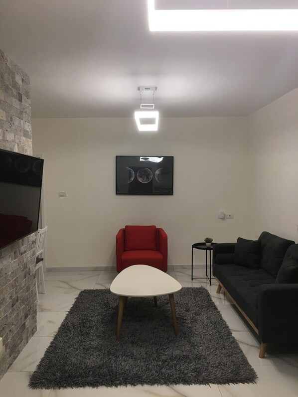City Apartment | Living area