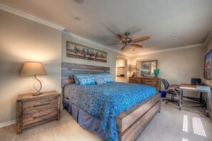 3 bedrooms, desk, iron/ironing board, free WiFi