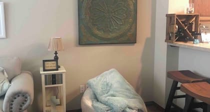 Cute, cozy, close duplex.