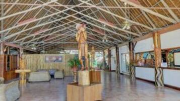 Coin salon dans le hall