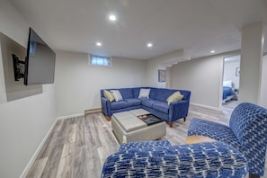 Smart TV, Netflix, streaming services