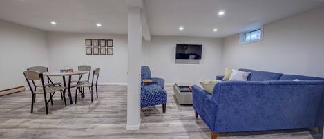 Smart TV, Netflix, streaming services