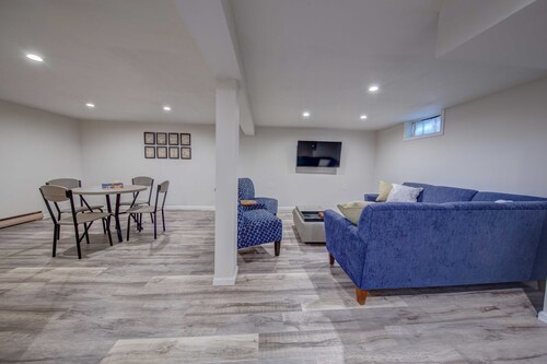 Comfortable Home Only 5 Minutes to ND Campus