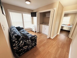 6 bedrooms, free WiFi, bed sheets