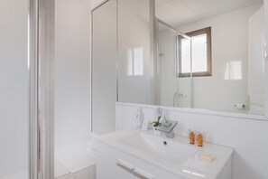 Hair dryer, towels