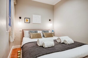 3 slaapkamers, een bureau, een strijkplank/strijkijzer, gratis wifi